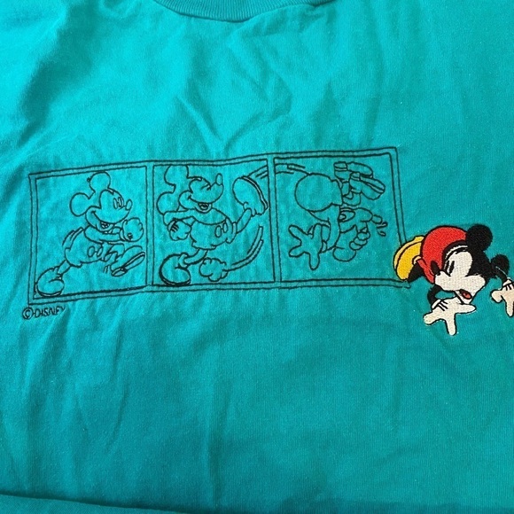 Vintage Disney Mickie Mouse embroidered t-shirt - Picture 3 of 4